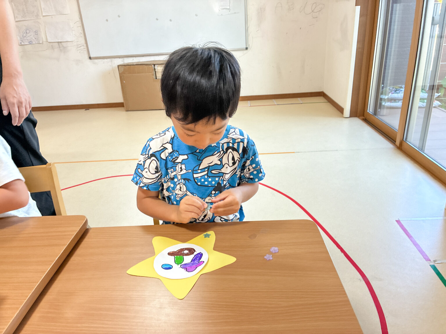 花火製作・夏祭りの飾り作りの様子 ⑦