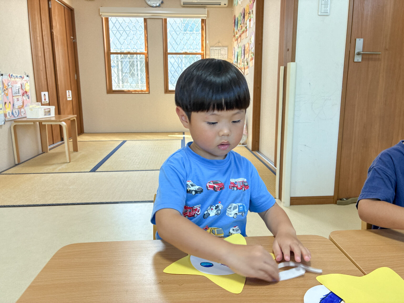 花火製作・夏祭りの飾り作りの様子 ⑧