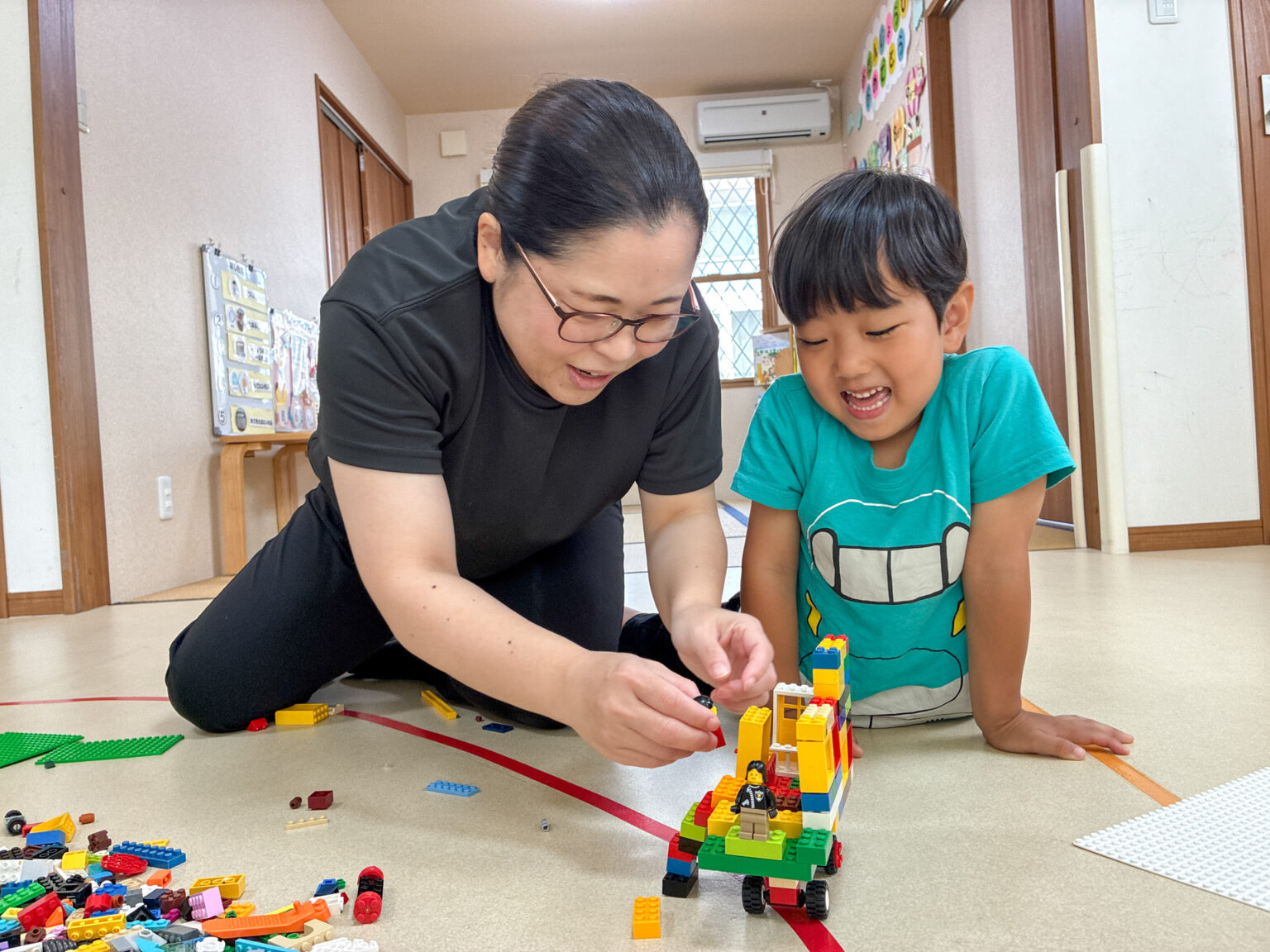レゴ遊びの様子 ①