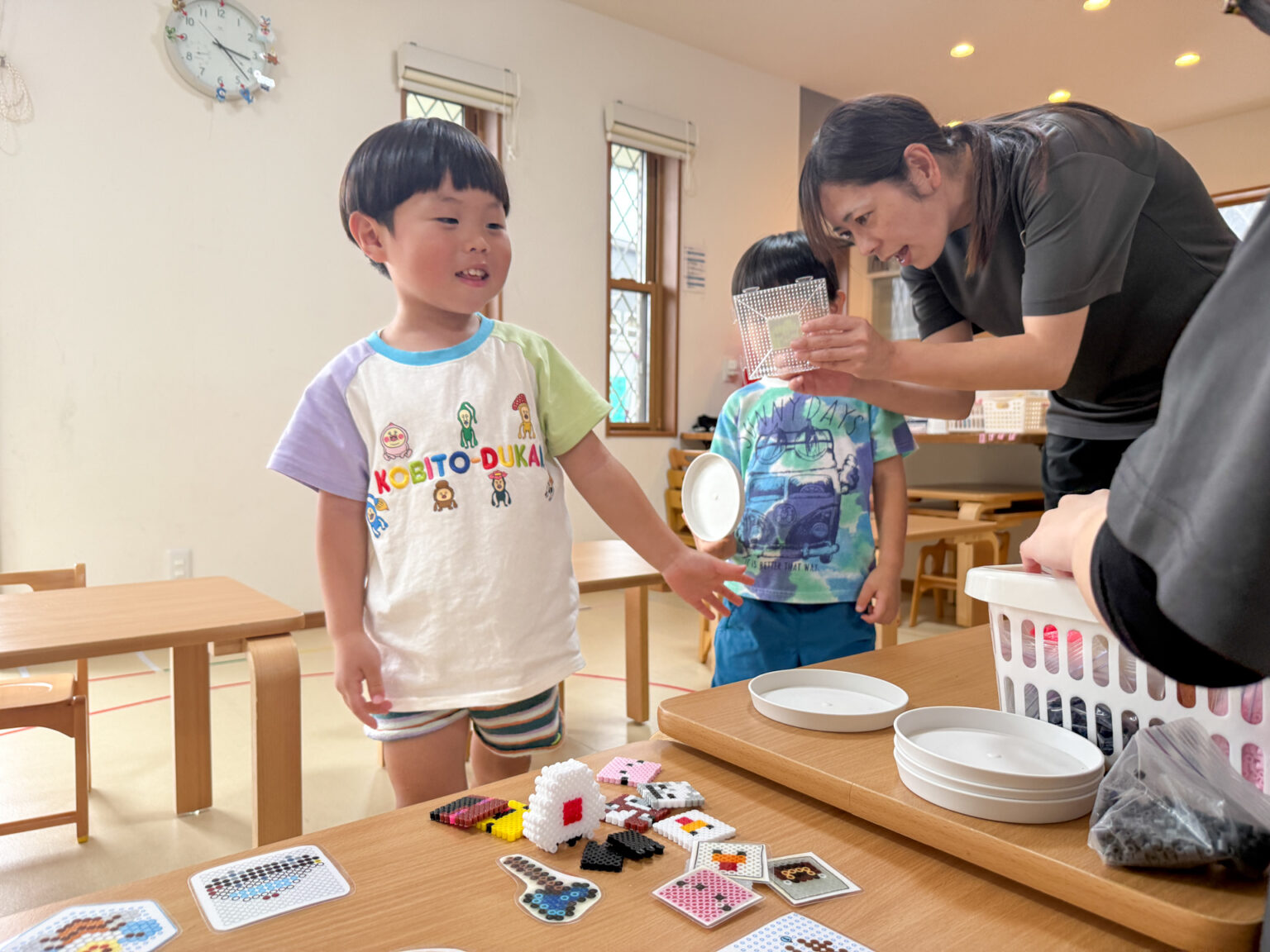 アイロンビーズ遊びの様子 ②