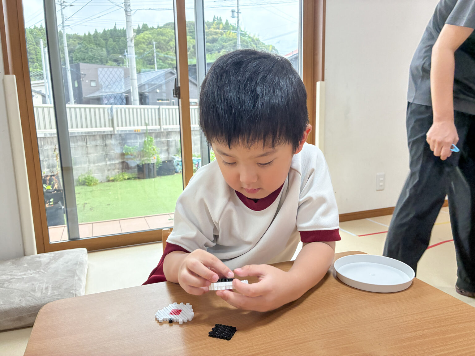 アイロンビーズ遊びの様子 ⑦