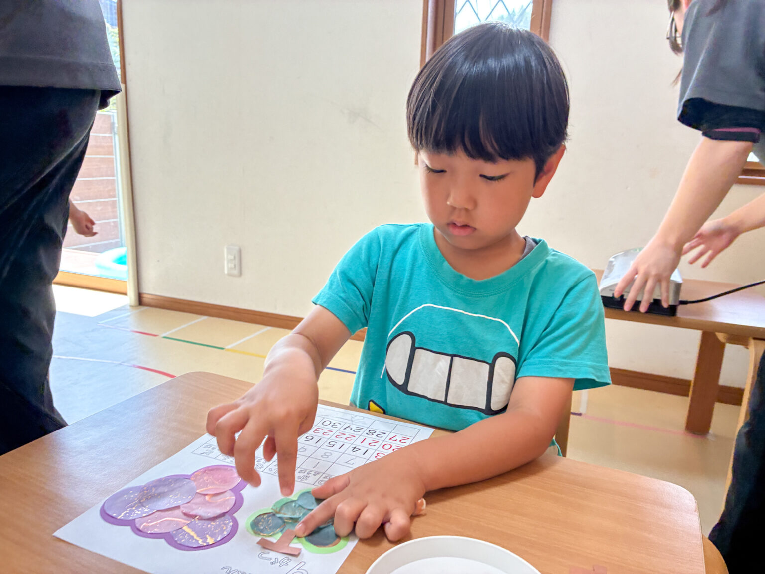 言語訓練・カレンダー作りの様子 ⑦