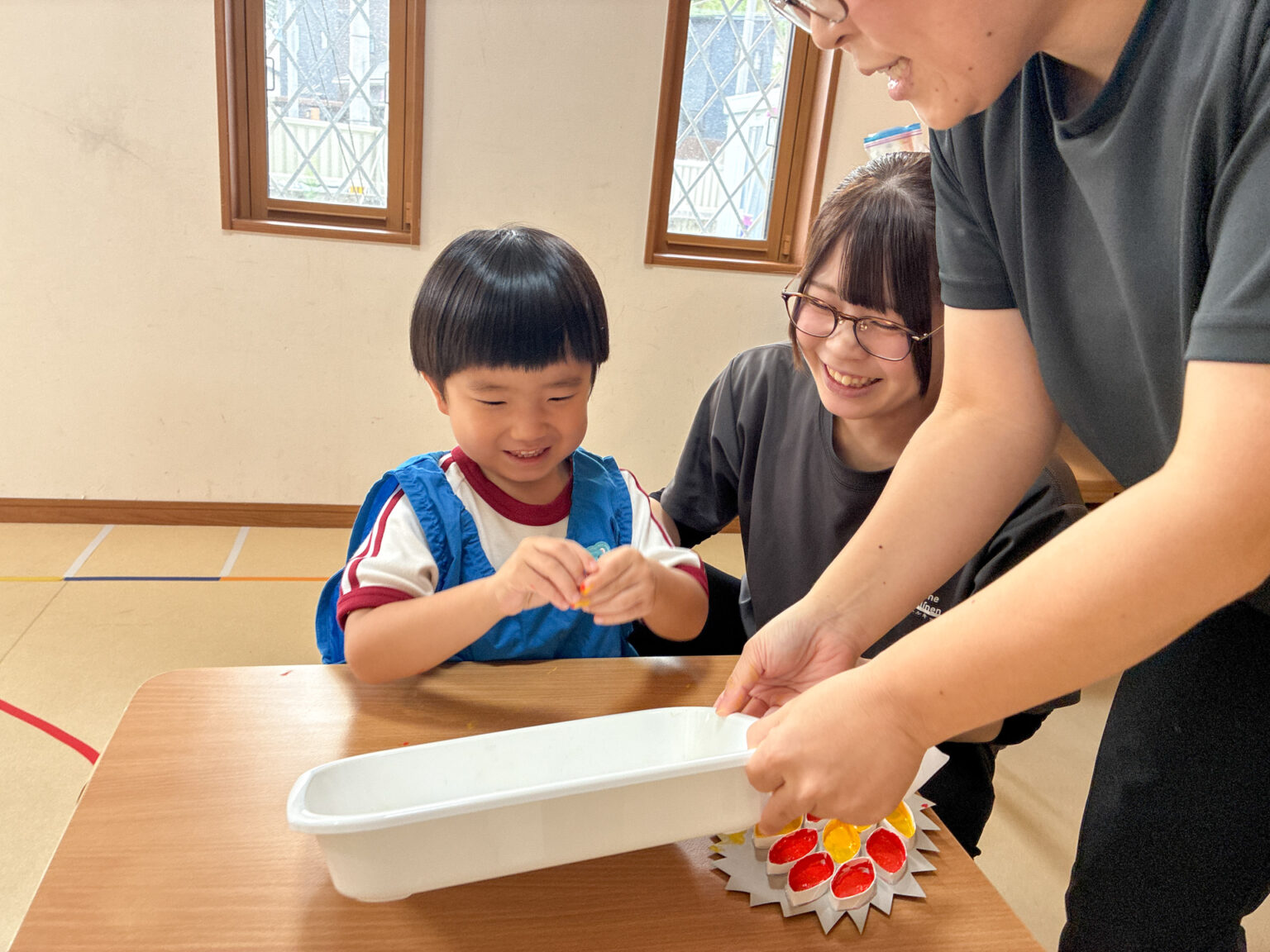 絵の具遊びの様子 ⑧