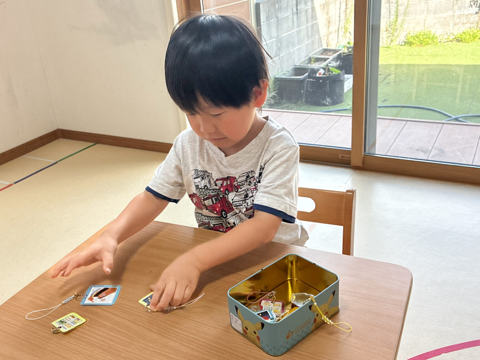 ひも通し・アイロンビーズ遊びの様子 ⑨