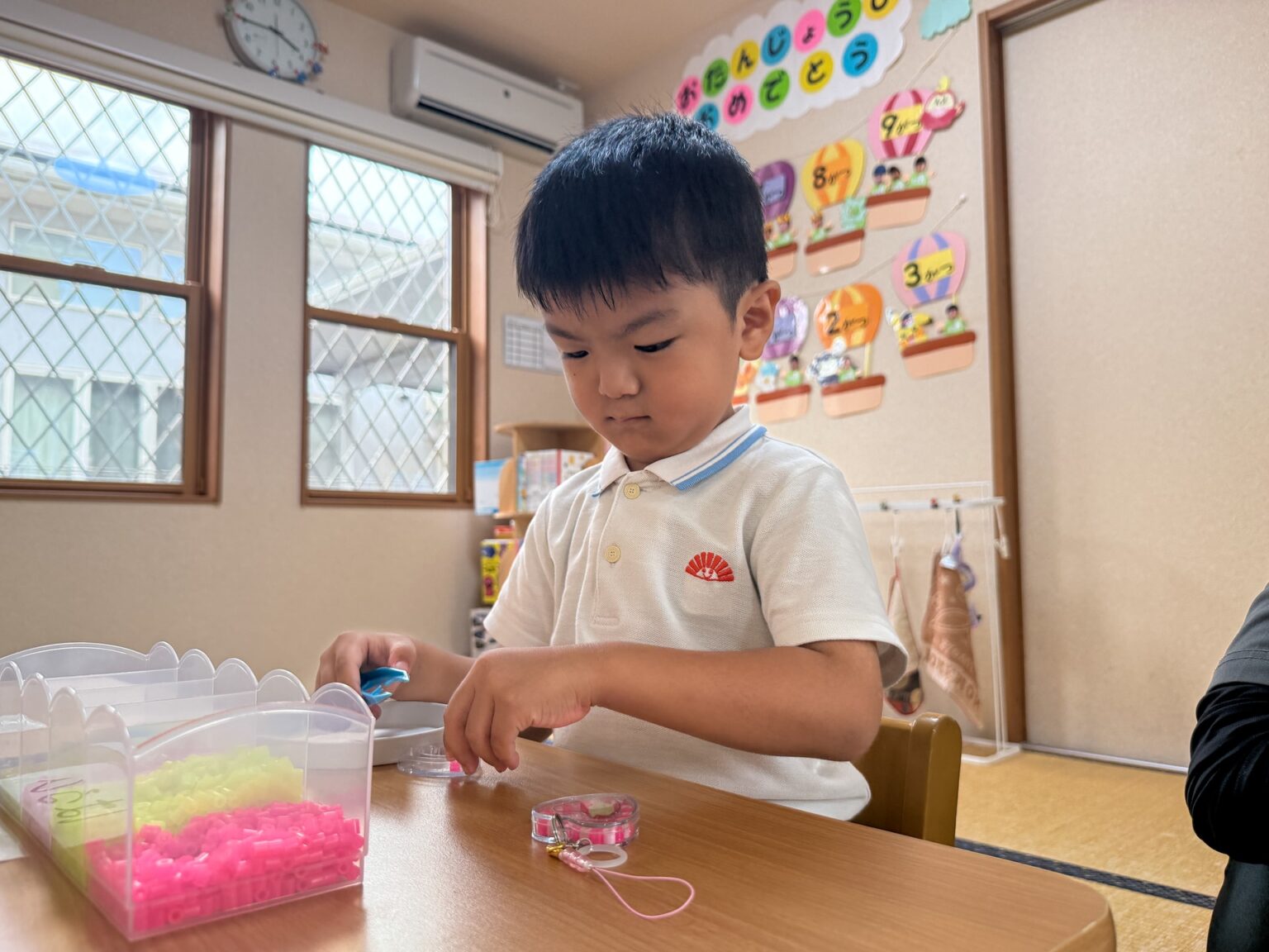 敬老の日のプレゼント作りの様子 ⑪